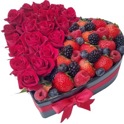 Mini roses with mix berries